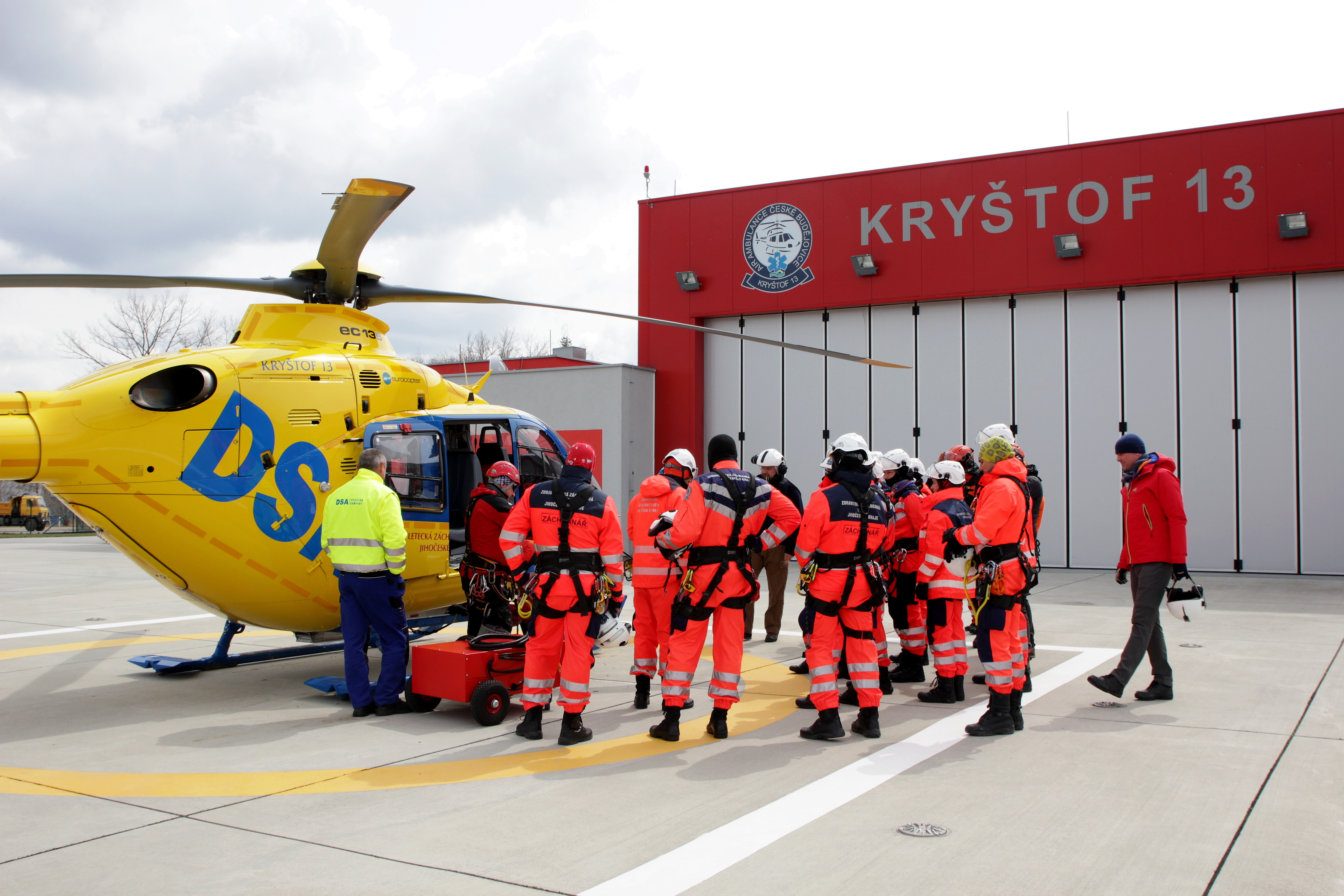 Výcvik leteckých záchranářů na základně Kryštof 13